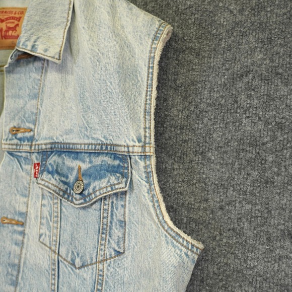 Levi's Denim Trucker Vest Mens XL Light Blue Sleeveless Type 3 Jean Jacket - Picture 3 of 13